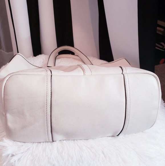 Extra Pics.COACH Hadley Leather Tote - 🌹Listing 2 - Picture 3 of 8